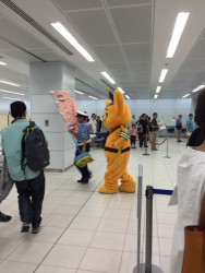 鮫洲運転免許試験場内で見かけたピーポくん